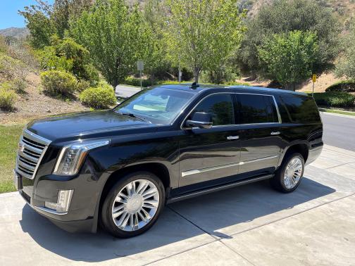 Photo 1 of 5 of 2015 Cadillac Escalade ESV Platinum